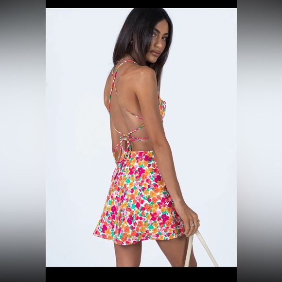 Floral dress never worn brand new. - Picture 6 of 8